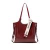 Bolsas de Design de Nicho 2025 Nova Bolsa de Ombro Estampada da Moda de Alta Qualidade para o Dia a Dia Bolsa Tote Versátil de Grande Capacidade