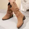 Botas Femininas da Moda Outono/Inverno 2026 Salto Bloco Empilhado V-Boots Botas de Cano Curto Botas de Moda Bico Fino Ajustadas Salto Alto Temperamento