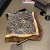 Bufanda de Seda Multifuncional Versátil Clásica, Elegante Patrón Paisley Retro, Pañuelo para la Cabeza de Protección Solar de Gama Alta, Pañuelo Cuadrado, Bufanda de Seda