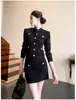 Conjunto de dos piezas de punto corto estilo Chanel con doble botonadura dorada y falda de cintura alta, elegante conjunto de negocios para mujer, nueva colección primavera y otoño