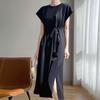 Vestido Nuevo Estilo Verano 2025 de Satén Sedoso con Cuello Redondo y Manga Corta para Mujer Suelto de Cintura Alta con Cordones Abertura Falda Larga