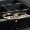 Pulseira de Ouro K Banhada com Diamantes Incrustados de Alta Costura de Luxo Leve, Estilo Aberto Individual Moderno, Pulseira Clássica de Alto Luxo, Zircônia, Retenção de Cor Forte
