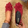Sapatos Rasos de Calçar Versáteis Tamanho Grande Novo Estilo Sapatos Rasos para Combinar com Saias Mocassins Florais 2025 Estilo Suave Boca Rasa