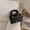 Bolsa Pequeña de Bordado de Diamantes para Mujer 2026 Verano Nueva Versátil Bolso de Hombro Cruzado Bolso de Mano Exquisito Super Popular Bolsa Cuadrada Pequeña