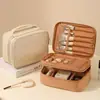 Bolsa de almacenamiento para artículos de tocador y herramientas de maquillaje con separadores, bolso de mano portátil de tela Oxford elegante para viajes