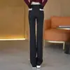 Calça jeans de cintura alta, com caimento solto, levemente flare, novidade outono e inverno 2026 feminina, forrada com fleece, casual, versátil, modeladora, moda, calça boca de sino.