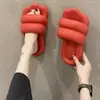 Zapatillas Blandas de Suela Gruesa Tallas Grandes para Mujer, Venta Caliente Transfronteriza, Nuevo Estilo de Verano, Modernas para Usar al Aire Libre, Zapatillas Antideslizantes para el Hogar de Pareja