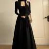 Nuevo Vestido Negro de Cuello en U Estilo Francés para Mujer Otoño e Invierno, Elegante Cruzado Ceñidor de Cintura Adelgazante Versátil Falda Larga Línea A