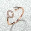 Anillo con Letra de Oro Rosa Nuevo de Amazon Transfronterizo Anillo Abierto con Diamante Blanco Joyería de Mano Anillo Único Personalizado Venta al por Mayor