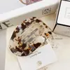 Popular Pinza Plana Ovalada con Patrón de Acetato de Imitación de Amazon, Pinza para el Cabello Francesa Grande Simple con Diseño de Arco Curvo