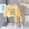 Novo Conjunto Infantil Primavera e Outono Meninos e Meninas Moletom Gola Redonda Roupas de Outono Roupas de Bebê Conjunto de Duas Peças Primavera e Outono Tendência
