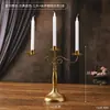 Adorno de candelabro de hierro forjado estilo europeo vintage, adecuado para comedor en casa, cena romántica a la luz de las velas, base de candelabro francés de tres cabezas