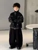 Chaqueta de Cuero para Niños 2025 Nuevo Estilo Chaqueta de Cuero Inspirada en Chanel Motocicleta Moderna Elegante Top Chaqueta de Cuero para Niños Venta al por Mayor