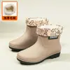Versão coreana de galochas sapatos d'água femininos verão cano curto quente leve moda cano baixo botas d'água trabalho cozinha sapatos de borracha cobre-sapatos fábrica