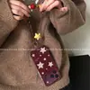 Estrelas Salpicadas Vermelho Cereja Aplicável à Capa de Celular Apple 18promax iphone17 Desenho Animado Anti-queda Nicho Feminino