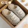 Chinelos de algodão com sola macia para mulheres para outono e inverno de 2026, design fofo de desenho animado, pelúcia quente, antiderrapante, resistentes a odores para o chão