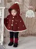 Conjunto de invierno para niña, capa súper linda, leggings versátiles forrados de polar, conjunto de tres piezas, ropa infantil Huzhou
