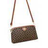 Bolso bandolera para madre de mediana edad 2023 nuevo bolso para teléfono móvil de mujer versátil para compras de ancianos hombro cuero suave bolso pequeño