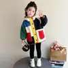 Abrigo de Otoño/Invierno para Niños 2026 Nuevo Estilo Niños y Niñas Acolchado Grueso de Terciopelo con Capucha Parches Cálido Piel Año Nuevo Chino Ropa de Algodón Moderna