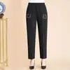 Pantalones de mamá primavera y otoño pierna recta pantalones largos pantalones para mujeres de mediana edad y ancianas cintura alta bordado de señora mayor pantalones con forro polar de invierno