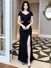 Vestido de Noche Negro de Manga Corta con Cuello en V y Diseño Cruzado Hueco, Ajustado, que se Adapta a la Cadera, Abertura, Vestido Largo de Cola de Pez, Vestido de Banquete