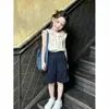 Conjunto de Top sin Mangas Floral de Verano Cómodo con Cuello de Muñeca Dulce Literario y Pantalones Cortos para Niñas Lindas