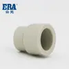 Colección de Accesorios para Tuberías de Agua Caliente y Fría PPR: Codo Roscado Interno, Tes, Conexión Reductora, Conector Recto, Codo de Puente