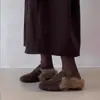 Zapatos peludos retro de punta cuadrada y tacón grueso para mujer, nuevos mocasines cerrados de felpa cálidos para otoño e invierno 2026