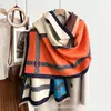 Bufanda jacquard de doble cara estilo japonés y coreano con pequeñas flores, imitación cachemir, versátil para otoño e invierno, chal cálido para mujer