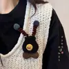Fique Rico Logo! Broche de Pônei de Tecido Fofo para Mulheres, Decoração de Cachecol Outono/Inverno 2026, Acessório de Peito