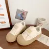 Zapatos Blancos de Leche de Suela Gruesa para Mujer, Feos y Lindos Primavera Nuevo Chic Nicho Velcro Zapatos Pan de Dedo Gordo Tenis de Estudiante