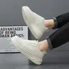 Tênis de Moda com Solado Grosso para Aumentar a Altura para Homens, Estilo Coreano Elegante com Sola Interna Invisível para Aumentar a Altura, Sapatos Casuais Esportivos Respiráveis Vazados de Couro Bovino
