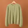 Novo Cardigan de Malha Gola Redonda em Lã Cashmere Fio Grão Dourado Outono/Inverno 2026 com Botões de Pérola, Suéter de Lã Escovada Manga Longa