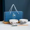Porcelana Azul e Branca de Baixo Esmalte Estilo Chinês Presente Doméstico Conjunto de Tigela e Hashis Estilo Chinês Ano Novo Prato e Colher Jingdezhen Utensílios de Mesa