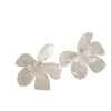 Pendientes de Resina con Flor de Aguja Plateada Estilo Vacacional, Modernos, Sencillos, Retro, Versátiles, Pendientes de Nicho de Alta Gama