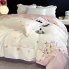 Juego de cuatro piezas bordado de algodón de fibra larga de Xinjiang de alta gama, funda de edredón de algodón puro, juego de ropa de cama de 4 piezas en caja de regalo, venta al por mayor