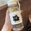 La funda de cuero para vaso de té con leche y taza de plástico puede ser aislante con muchos estilos y productos hermosos