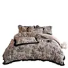 Juego de ropa de cama retro francés de cuatro piezas de terciopelo de leche, engrosado y cálido para invierno, con ribete de encaje, funda de edredón y sábana de forro polar coral