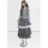Camiseta de Manga Larga Gris Estilo Chanel con Cuello Polo y Doble Cremallera para Mujer, Colección Otoño 2026, Top Corto Ajustado Petite que Ceñe la Cintura