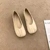 Zapatos de Mujer Retro de Plata Suave Estilo Nuevo Primavera 2025 con Falda Plisada y Mocasines Únicos