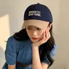 Gorra de Béisbol Casual con Bordado de Letras y Bloques de Color Estilo Coreano Ins, Nuevo Color, para Mujer, Gorra Versátil de Copa Suave con Pico de Pato para Primavera y Verano, para Hombres Modernos