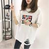 Camiseta de verano D140 de manga corta para mujer, nueva camiseta blanca holgada de manga corta con rotos de estilo coreano, camiseta de mujer de largo medio
