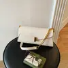 Bolsa Baguette com Corrente Vintage Elegante e Moderna Nova Coleção Primavera 2026 Bolsa de Ombro de Alta Qualidade para Mulheres