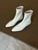 Botas ajustadas de tacón de cuña estilo francés estilo coreano botas cortas planas versátiles para mujer 2 cm botas blancas aumento de altura interior ~en stock