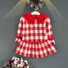 Conjunto de Duas Peças Xadrez Estiloso com Gola Peter Pan e Babados - Moda Influenciadora da Internet para Meninas - Lançamento Outono/Inverno 2026 - Atacado