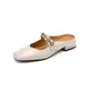 Chinelos Meia-Pata com Fivela de Metal Francesa 2025 Novos Sandálias de Salto Baixo para Uso Externo 32-43 Sapatos de Exportação Amazon