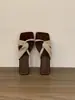 Primeiro Encontro com o Novo Estilo da Temporada: Sandálias Vermelhas de Salto Alto Estilo Francês com Salto Grosso, Sapatos Feéricos para Uso ao Ar Livre, Novo Modelo de Verão 2026, Elegantes e Perfeitos para Combinar com Vestidos