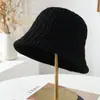 Chapéu de pescador de crochê artesanal com trama vazada estilo coreano para mulheres, nova temporada outono e inverno 2026, visual natural, chapéu bucket quente que faz o rosto parecer menor