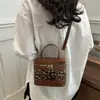 Otoño Nuevo Estampado de Leopardo Color de Contraste Elegante Bolso Bandolera Bolsa para Cosméticos Caja Bolso Cuadrado Estilo Simple y Occidental Casual Bolso de Hombro Cruzado