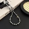 Collar de perlas de color mezclado gris jaspeado moderno y fresco de alta calidad para mujer, collar de nicho de lujo ligero, cadena para suéter retro elegante, cadena para clavícula